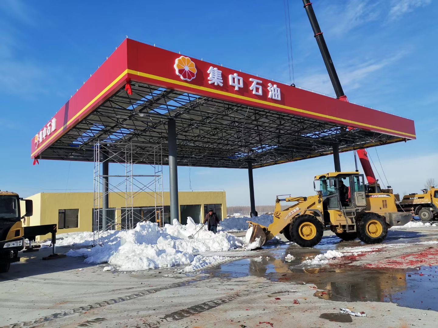 集中加油站鋼結(jié)構(gòu)網(wǎng)架吊裝 集中加油站鋼結(jié)構(gòu)網(wǎng)架吊裝
